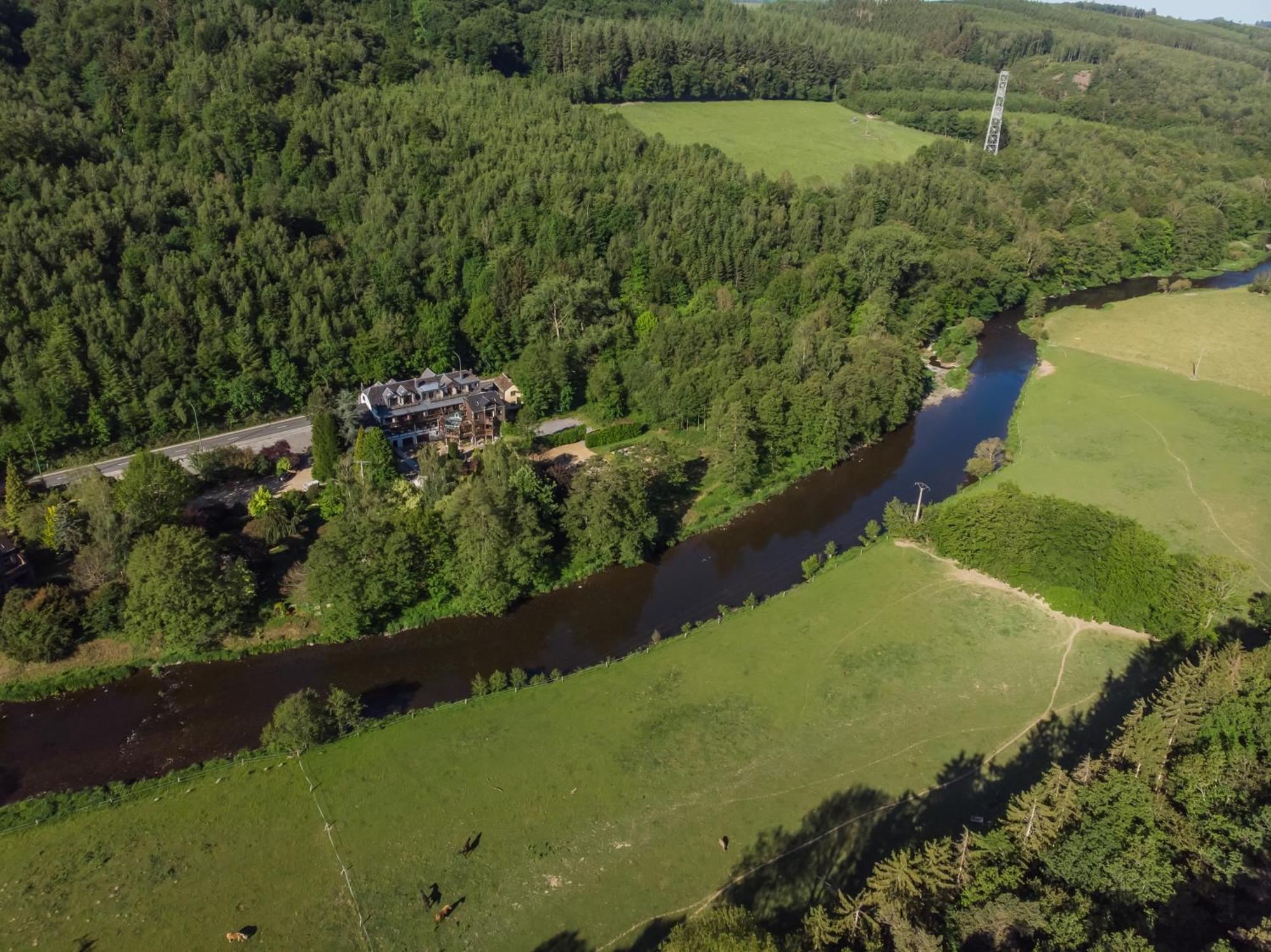 Villa L'Insolite Par La Claire Fontaine La Roche-en-Ardenne Exterior foto